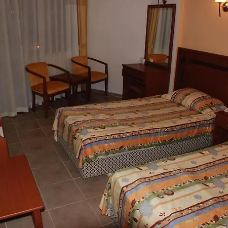 Kleopatra Develi 酒店 2*