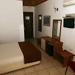 מלון Kleopatra Develi אלאניה